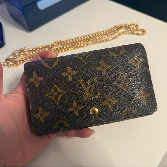 Louis Vuitton Tresor wallet in Monogram - Picture 3 of 16